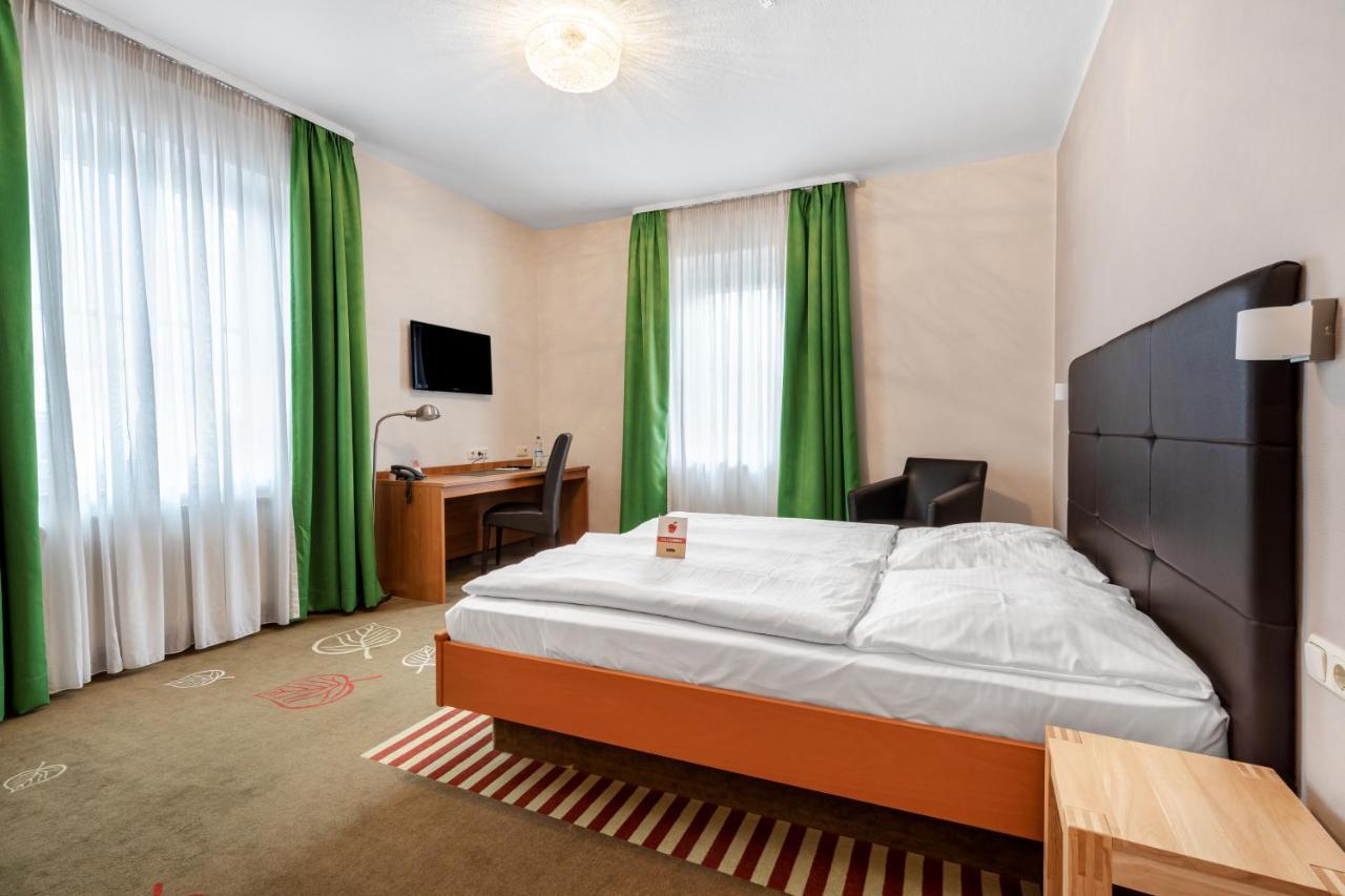 Schieners Hotel & Apfelhof Apartments Wemding Esterno foto
